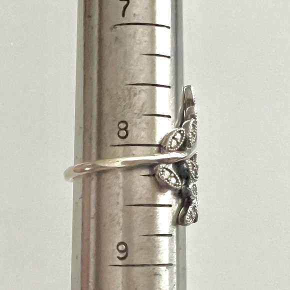 Pandora Sparkling leaves ring collectible - Picture 11 of 12